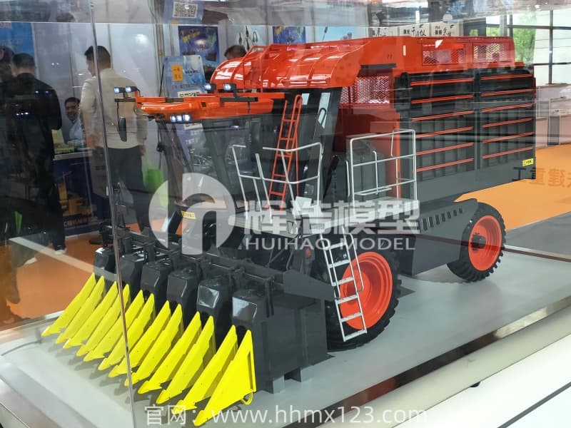 4MZ-6高端智能采棉机模型、采棉机展览模型