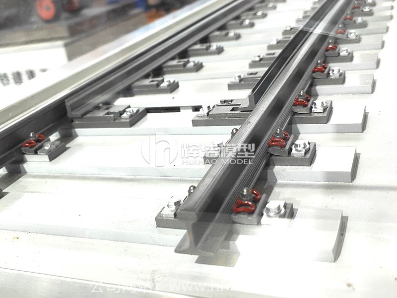 时速350钢轨18号单开道岔 (2).jpg