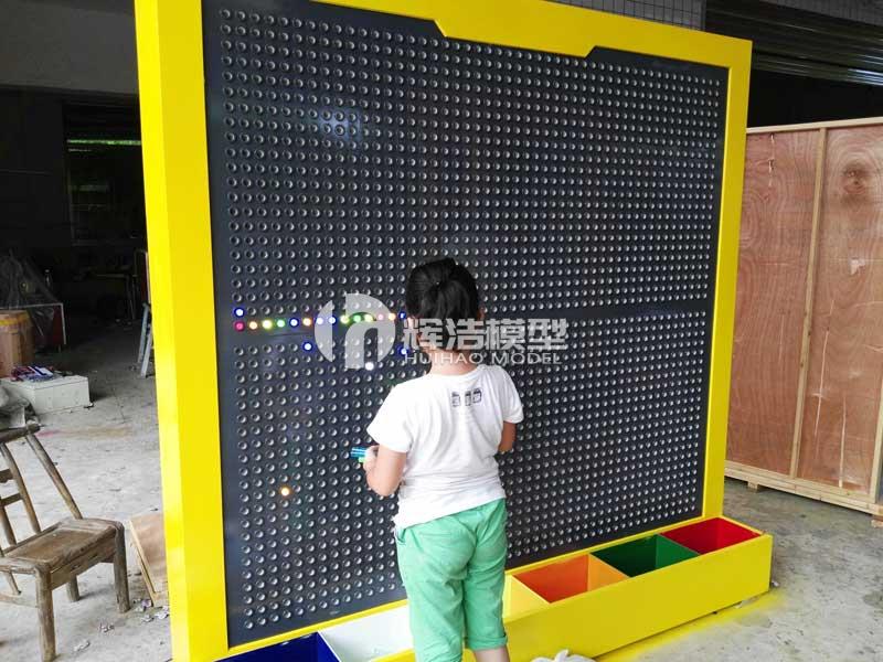 低碳互动科普模型-闪亮的圆点墙