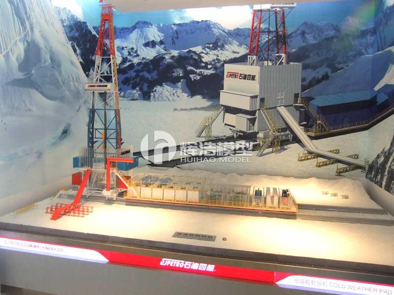 江汉石油四机厂低温轮轨钻机展示模型